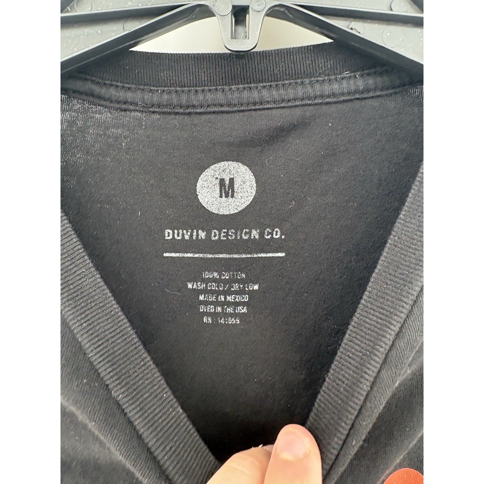 Duvin Design Black Graphic Print "The Sun Provides The Smiles” T-Shirt Size M — image 2 of 3